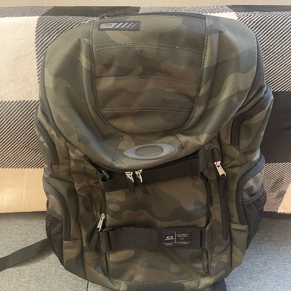 Oakley Enduro in Camoflage